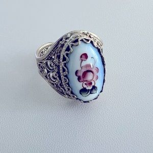 Hand painted vintage enamel Rostov finift ring, extendable sizing